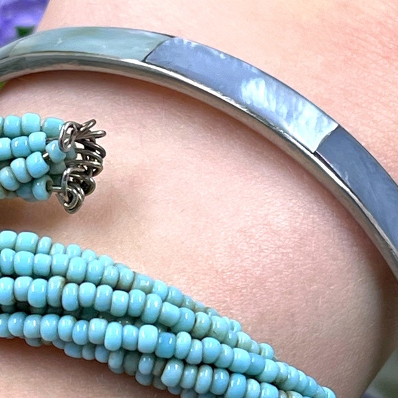 Lot of 2 Vintage Blue Bracelets, One with Mother of Pearl - Picture 3 of 6